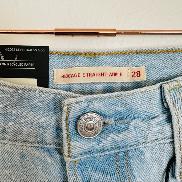 New Levi’s Ribcage Straight Leg Ankle Distressed Jeans - Picture 8 of 10
